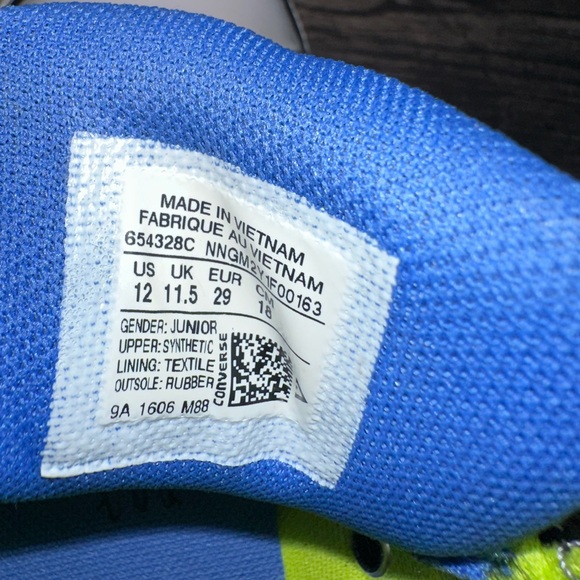 Converse Kids Chuck Taylor All Star Mid Top Sneaker Size 12 - Picture 3 of 5